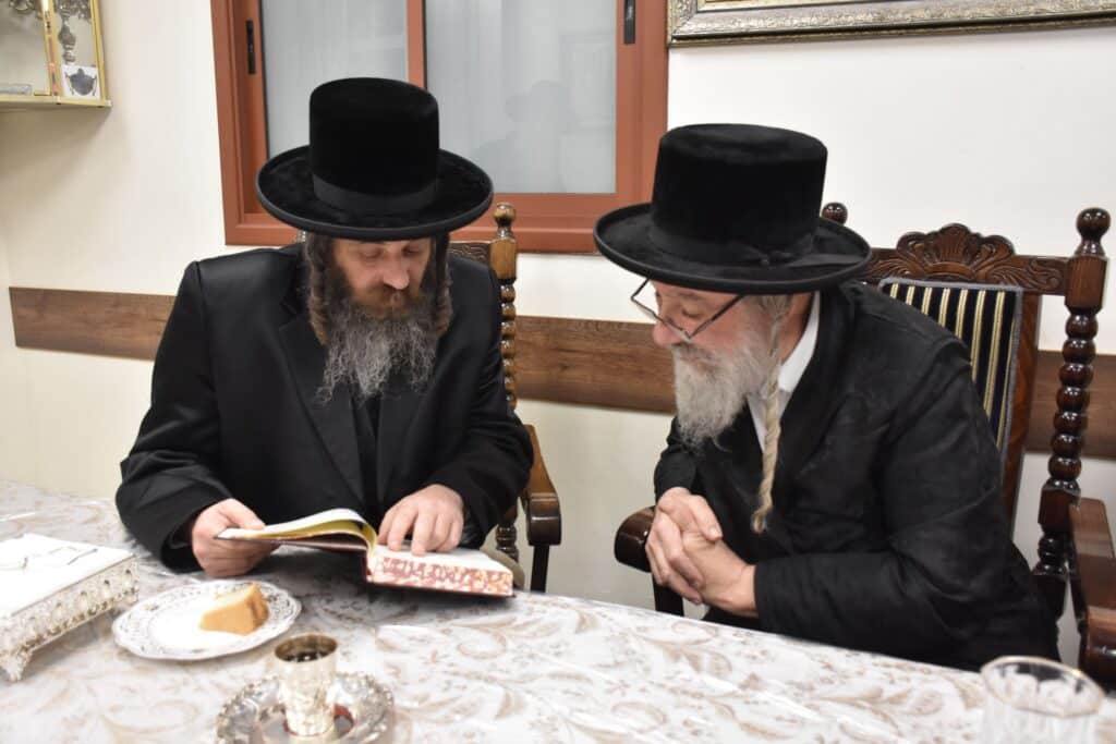 לקראת נישואי בנו: האדמו"רים מפיטסבורג ואשלג נועדו