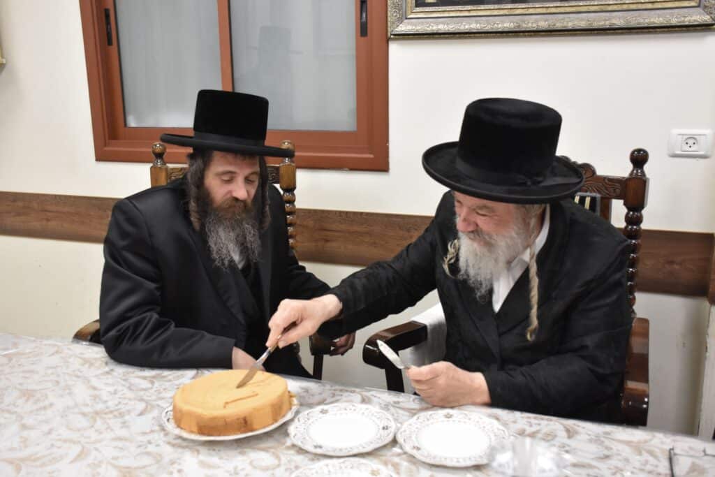 לקראת נישואי בנו: האדמו"רים מפיטסבורג ואשלג נועדו