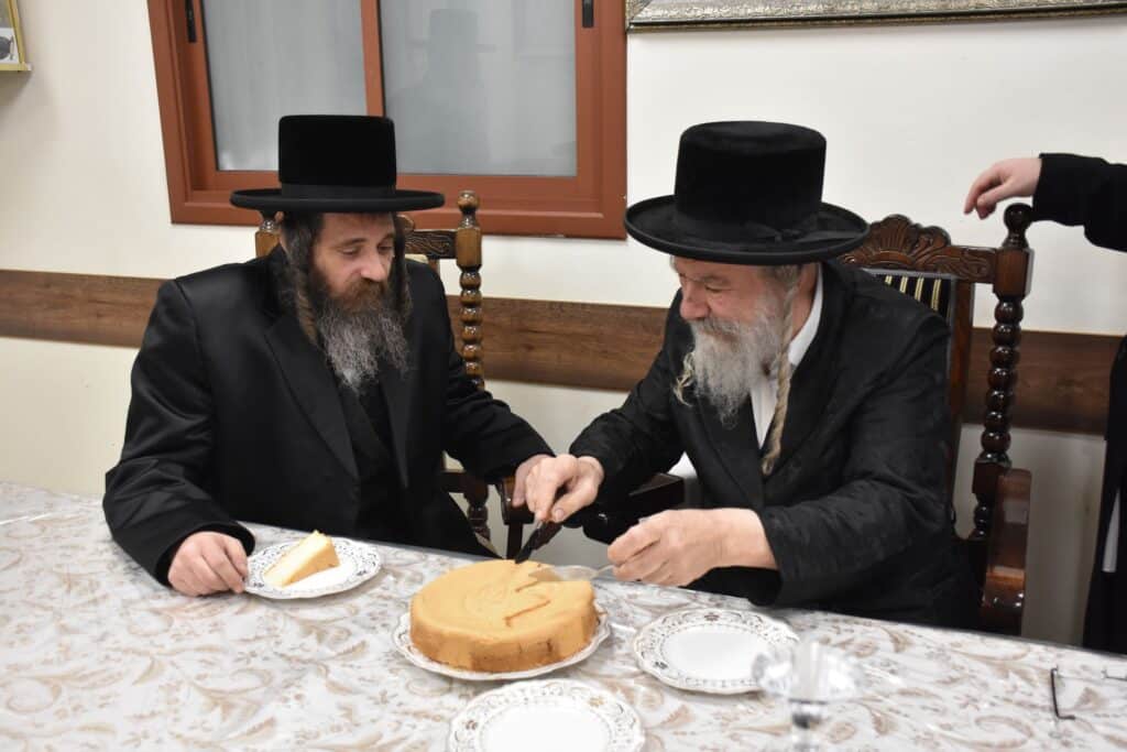 לקראת נישואי בנו: האדמו"רים מפיטסבורג ואשלג נועדו