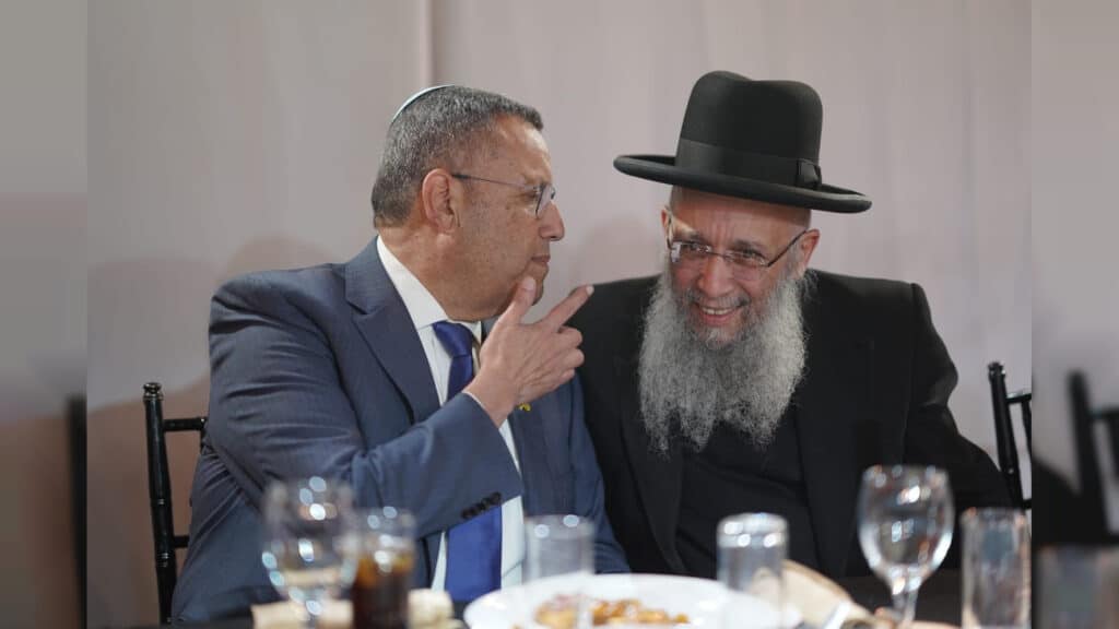 המונים חגגו בהילולא הגדולה לזכר הצדיק רבי יצחק אבוחצירה זיע"א המונים חגגו בהילולא הגדולה לזכר הצדיק רבי יצחק אבוחצירה זיע"א