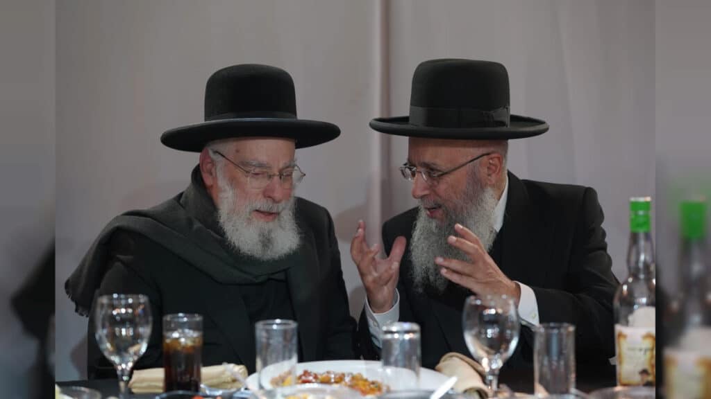 המונים חגגו בהילולא הגדולה לזכר הצדיק רבי יצחק אבוחצירה זיע"א המונים חגגו בהילולא הגדולה לזכר הצדיק רבי יצחק אבוחצירה זיע"א