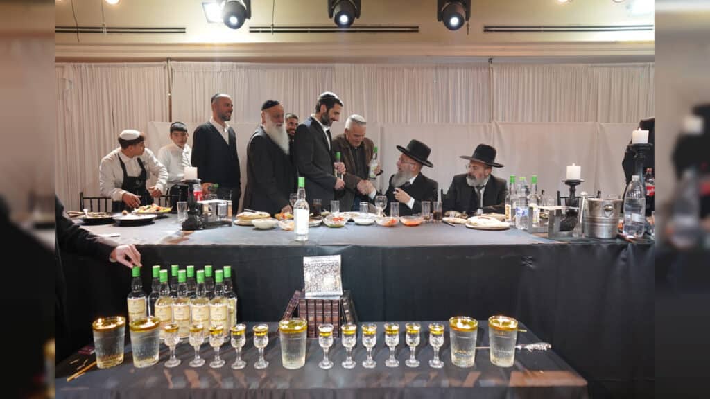 המונים חגגו בהילולא הגדולה לזכר הצדיק רבי יצחק אבוחצירה זיע"א המונים חגגו בהילולא הגדולה לזכר הצדיק רבי יצחק אבוחצירה זיע"א