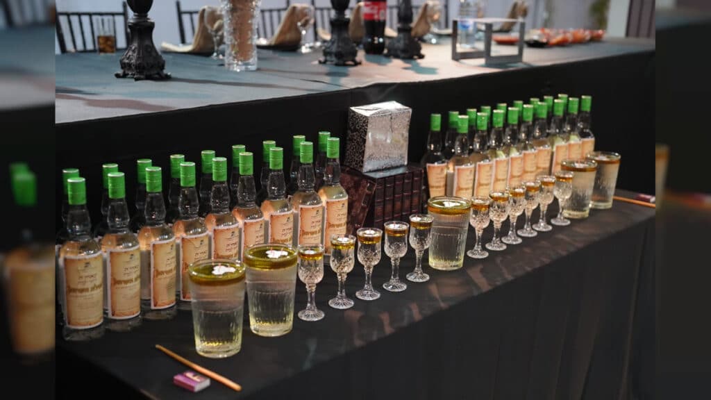 המונים חגגו בהילולא הגדולה לזכר הצדיק רבי יצחק אבוחצירה זיע"א המונים חגגו בהילולא הגדולה לזכר הצדיק רבי יצחק אבוחצירה זיע"א