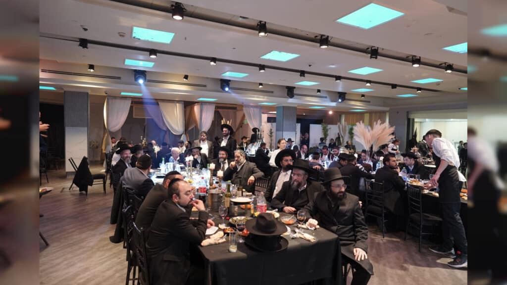 המונים חגגו בהילולא הגדולה לזכר הצדיק רבי יצחק אבוחצירה זיע"א המונים חגגו בהילולא הגדולה לזכר הצדיק רבי יצחק אבוחצירה זיע"א