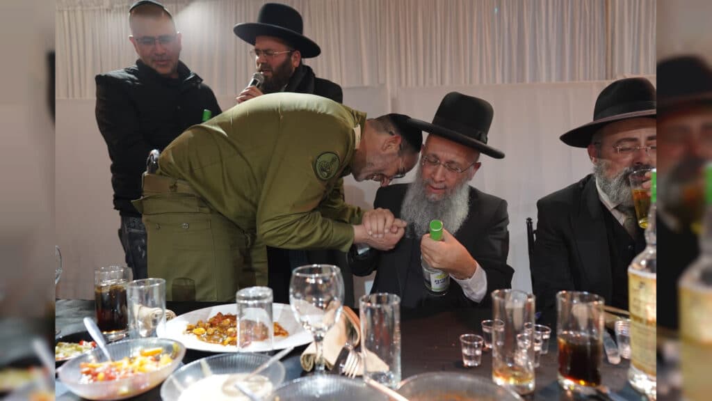 המונים חגגו בהילולא הגדולה לזכר הצדיק רבי יצחק אבוחצירה זיע"א המונים חגגו בהילולא הגדולה לזכר הצדיק רבי יצחק אבוחצירה זיע"א