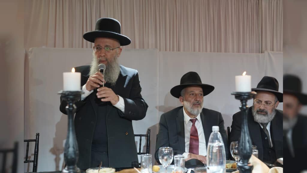 המונים חגגו בהילולא הגדולה לזכר הצדיק רבי יצחק אבוחצירה זיע"א המונים חגגו בהילולא הגדולה לזכר הצדיק רבי יצחק אבוחצירה זיע"א