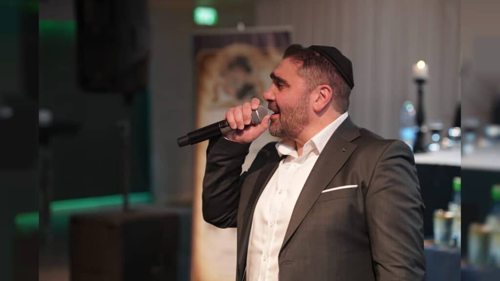 המונים חגגו בהילולא הגדולה לזכר הצדיק רבי יצחק אבוחצירה זיע"א המונים חגגו בהילולא הגדולה לזכר הצדיק רבי יצחק אבוחצירה זיע"א