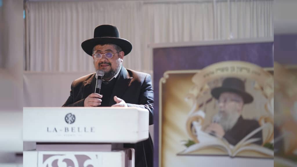 המונים חגגו בהילולא הגדולה לזכר הצדיק רבי יצחק אבוחצירה זיע"א המונים חגגו בהילולא הגדולה לזכר הצדיק רבי יצחק אבוחצירה זיע"א