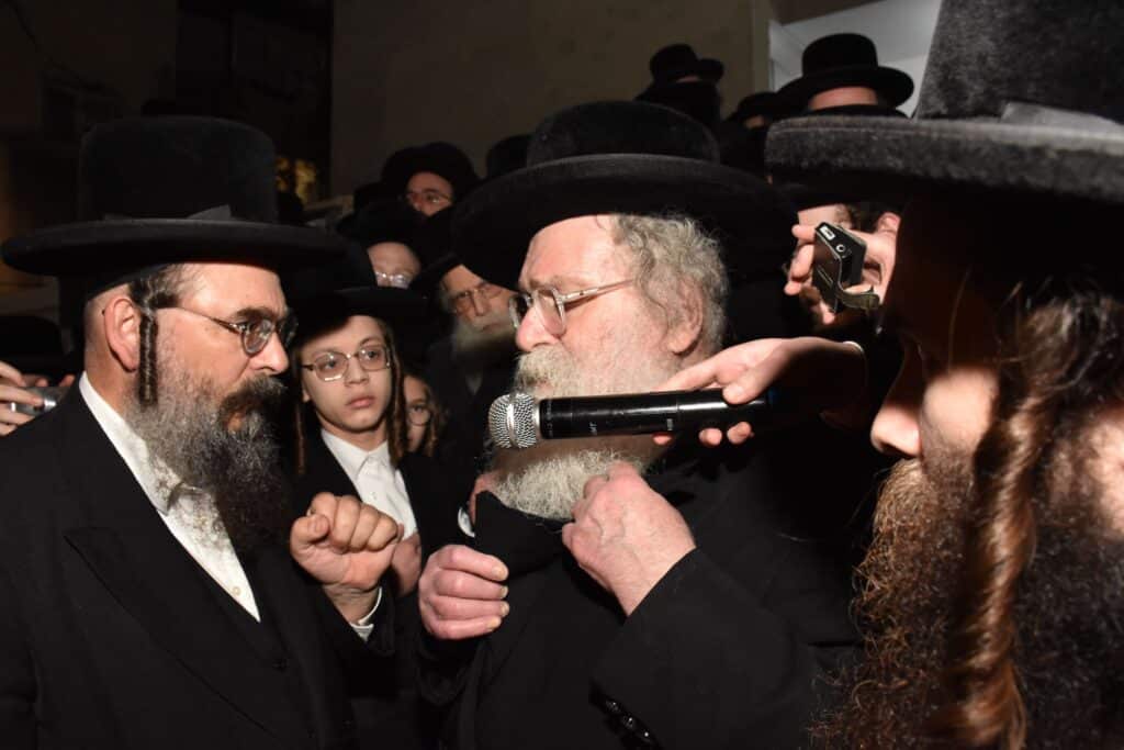 הקריעה וההספדים: הלוויית הרבנית גשטטנר אלמנת ה"להורות נתן"