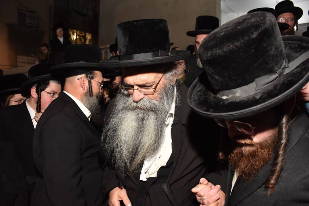 הקריעה וההספדים: הלוויית הרבנית גשטטנר אלמנת ה"להורות נתן"