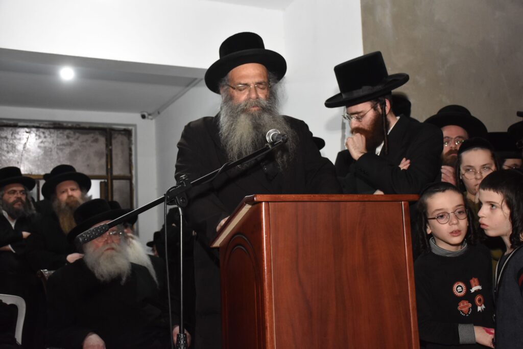 הקריעה וההספדים: הלוויית הרבנית גשטטנר אלמנת ה"להורות נתן"