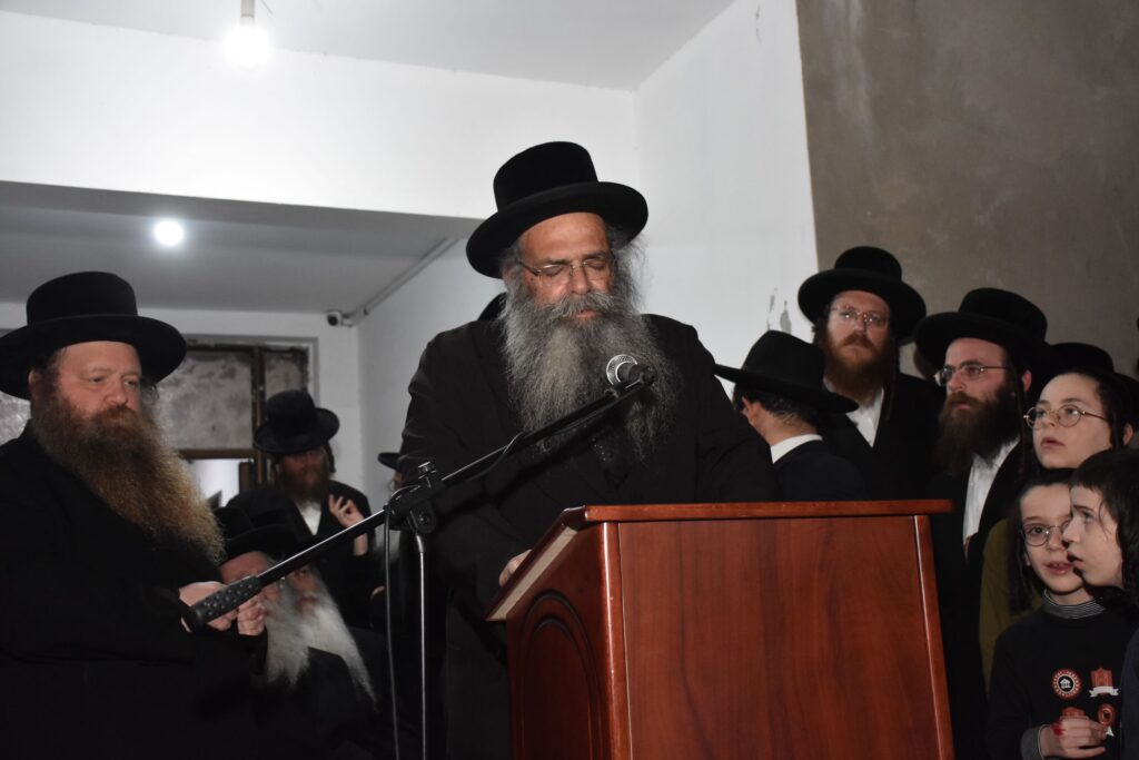 הקריעה וההספדים: הלוויית הרבנית גשטטנר אלמנת ה"להורות נתן"