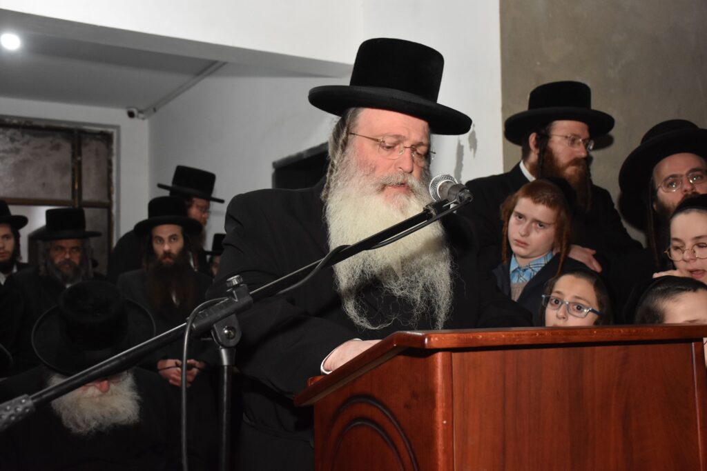 הקריעה וההספדים: הלוויית הרבנית גשטטנר אלמנת ה"להורות נתן"