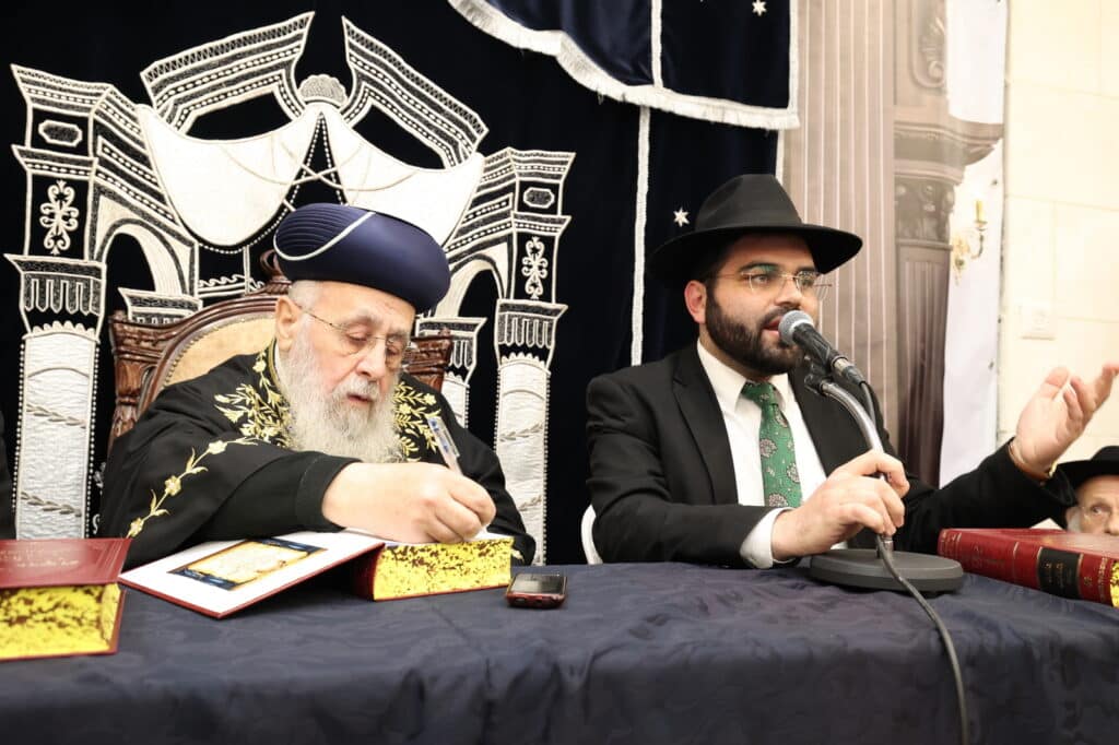 המונים בשיעורו של הראשל"צ הרב יצחק יוסף שליט"א • צפו