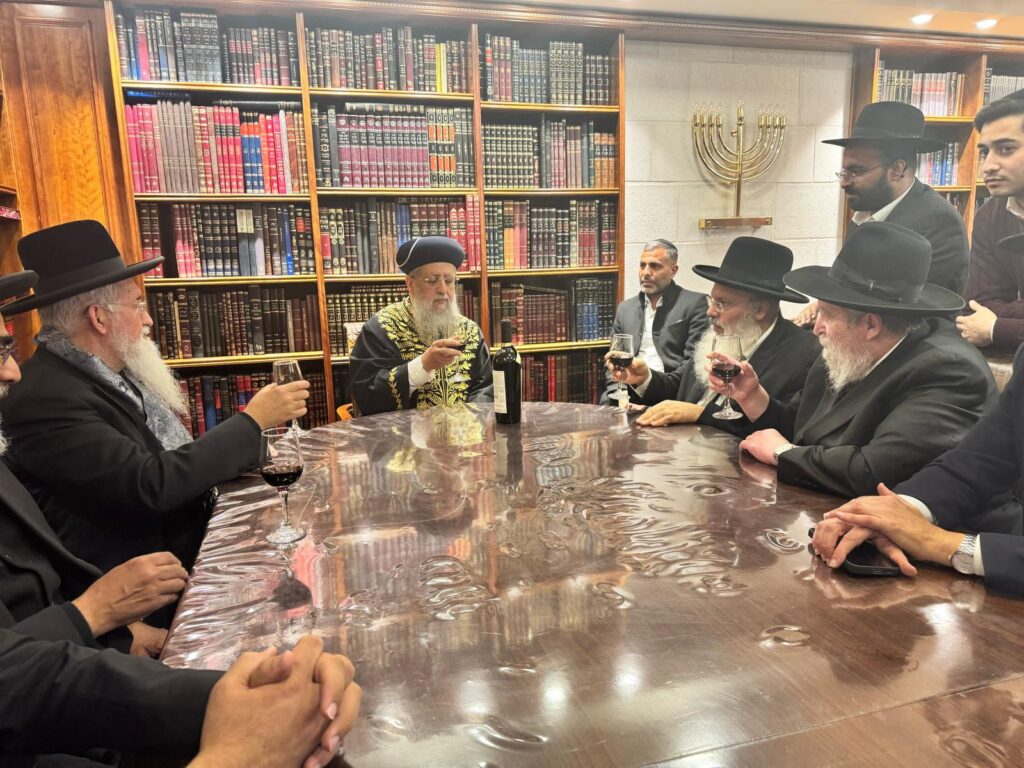 אנשי הסוד נחשפים: סדר היום, נאמני הבית והמשפיעים