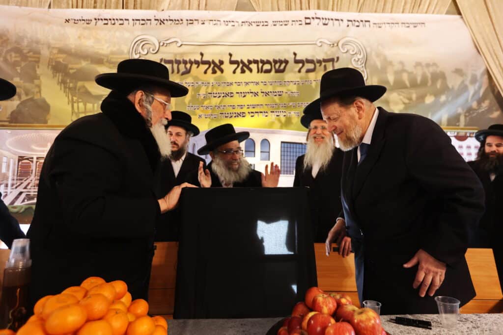 המקובל הירושלמי ערך טיש לתלמידי הת"ת והישיבה שבנשיאותו