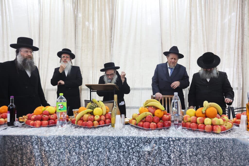 המקובל הירושלמי ערך טיש לתלמידי הת"ת והישיבה שבנשיאותו