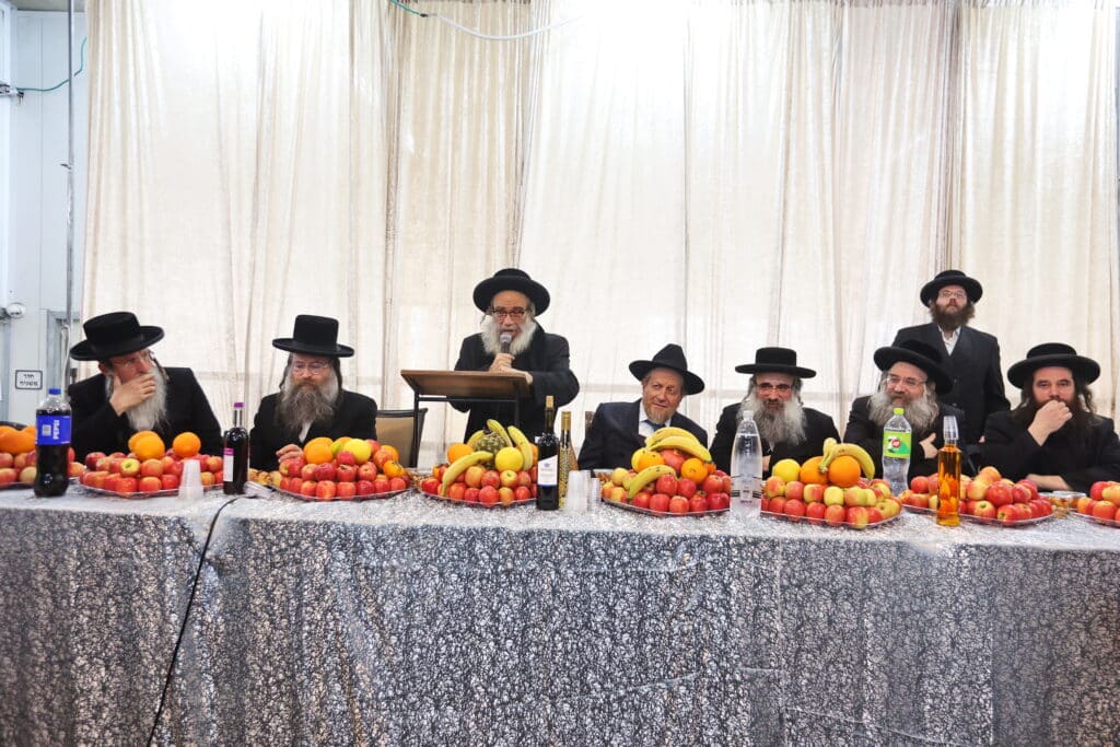 המקובל הירושלמי ערך טיש לתלמידי הת"ת והישיבה שבנשיאותו