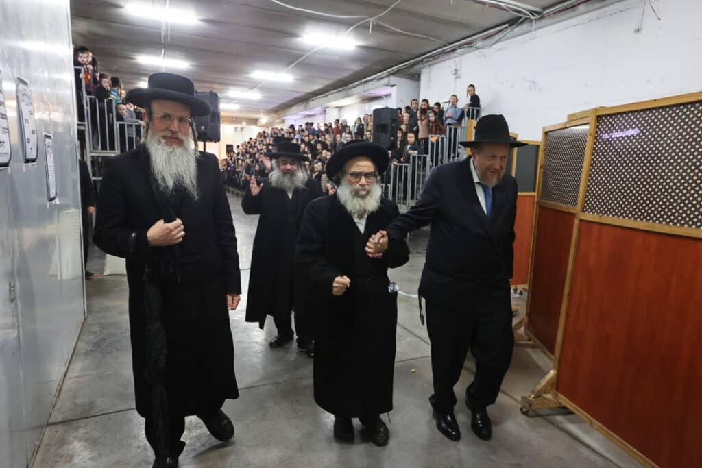 המקובל הירושלמי ערך טיש לתלמידי הת"ת והישיבה שבנשיאותו