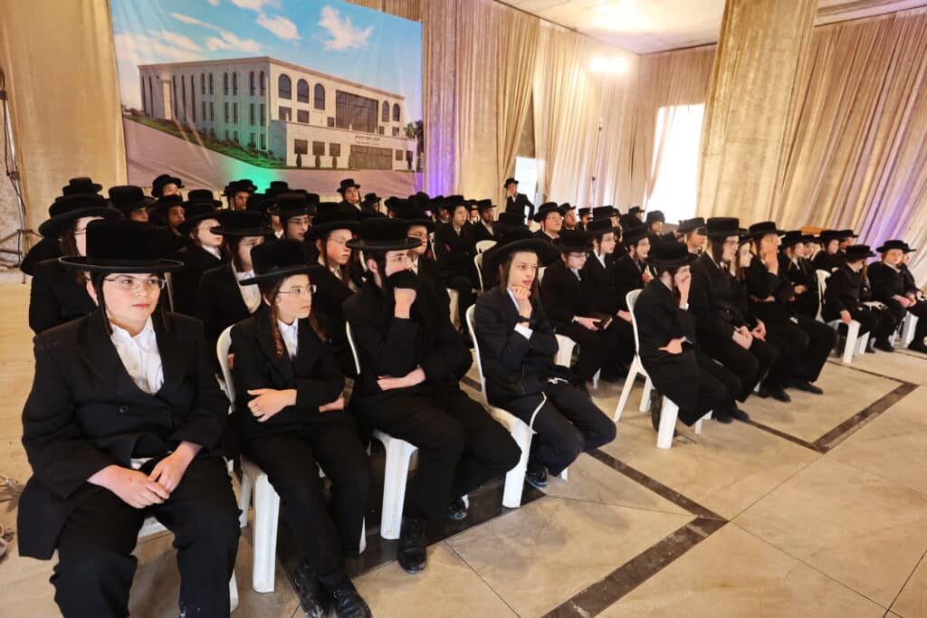 המקובל הירושלמי ערך טיש לתלמידי הת"ת והישיבה שבנשיאותו