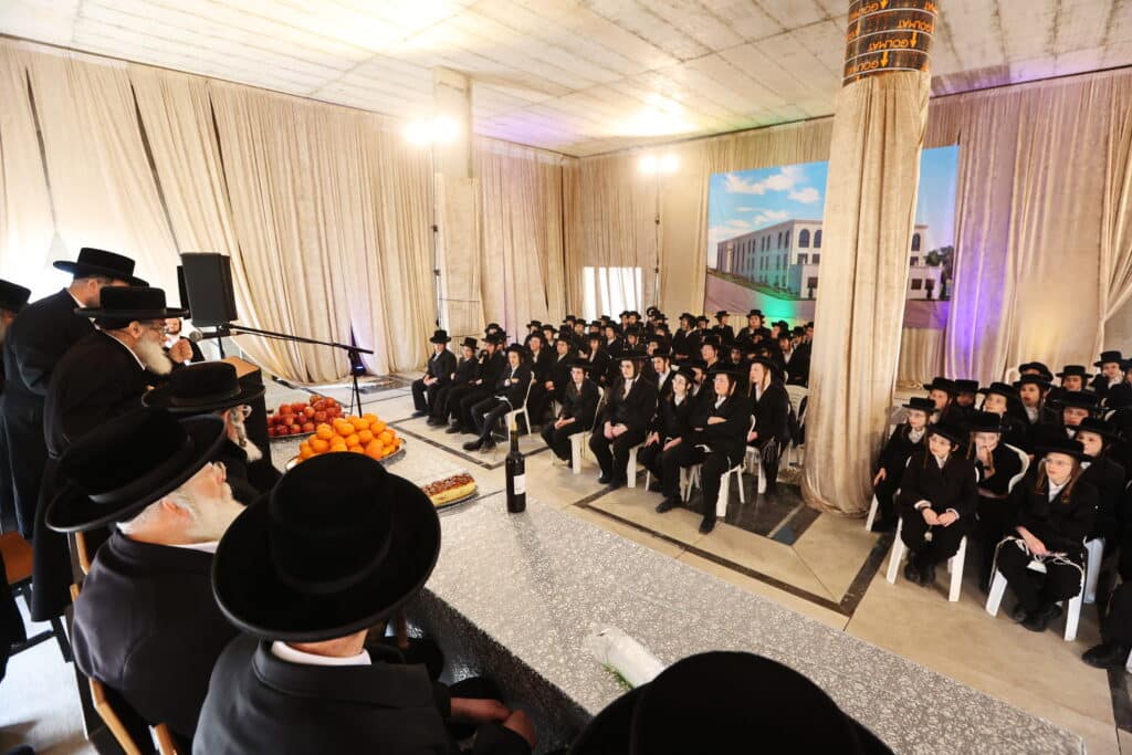 המקובל הירושלמי ערך טיש לתלמידי הת"ת והישיבה שבנשיאותו