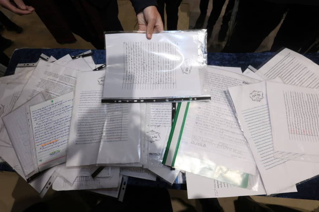 "זו הדרך לנצח את המלחמה": כ-800 בחורים כתבו חבורות בעיון "זו הדרך לנצח את המלחמה": כ-800 בחורים כתבו חבורות בעיון