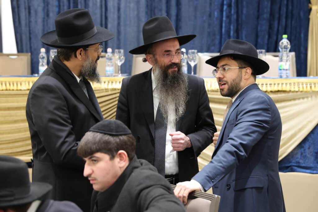 "זו הדרך לנצח את המלחמה": כ-800 בחורים כתבו חבורות בעיון "זו הדרך לנצח את המלחמה": כ-800 בחורים כתבו חבורות בעיון