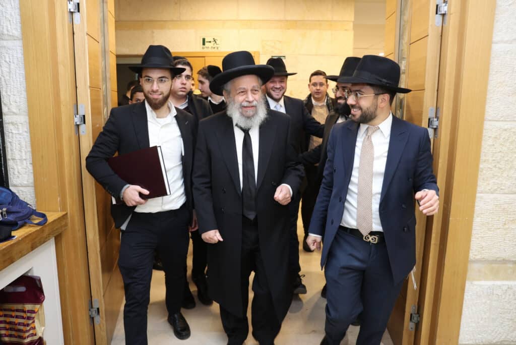 "זו הדרך לנצח את המלחמה": כ-800 בחורים כתבו חבורות בעיון "זו הדרך לנצח את המלחמה": כ-800 בחורים כתבו חבורות בעיון