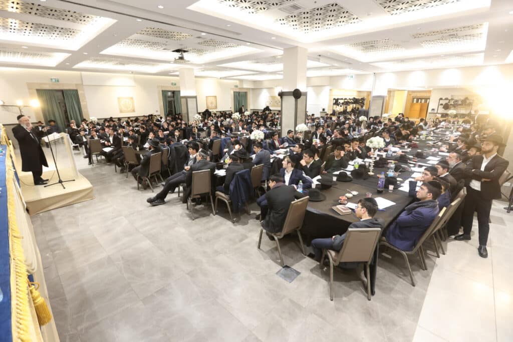 "זו הדרך לנצח את המלחמה": כ-800 בחורים כתבו חבורות בעיון "זו הדרך לנצח את המלחמה": כ-800 בחורים כתבו חבורות בעיון