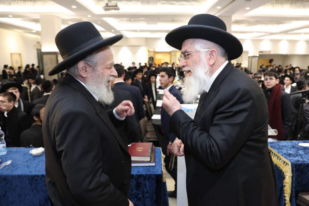 "זו הדרך לנצח את המלחמה": כ-800 בחורים כתבו חבורות בעיון "זו הדרך לנצח את המלחמה": כ-800 בחורים כתבו חבורות בעיון