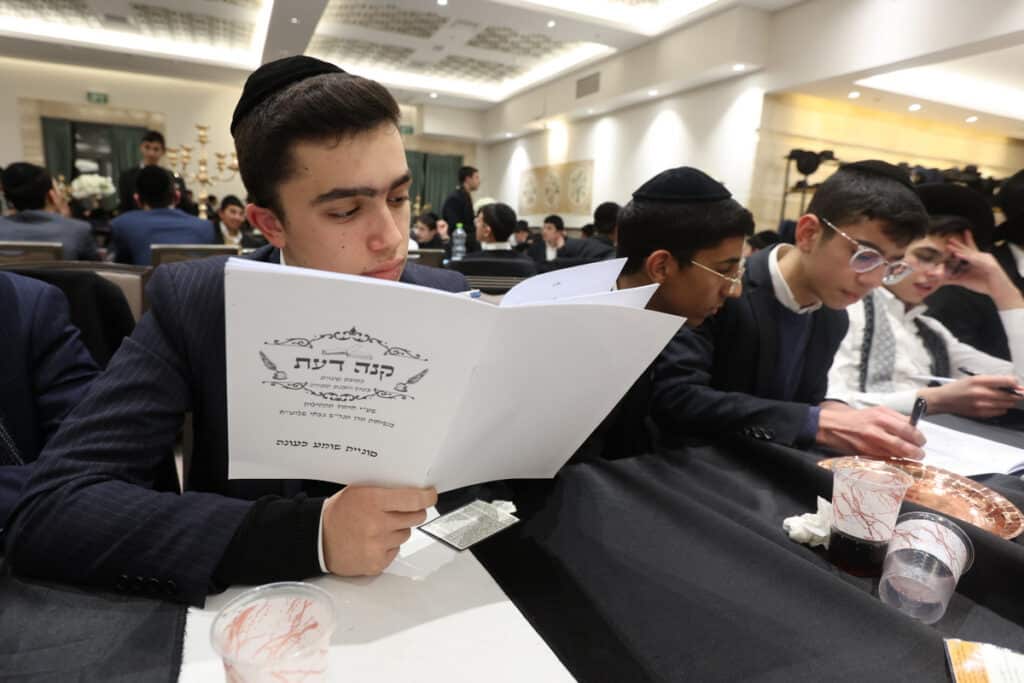 "זו הדרך לנצח את המלחמה": כ-800 בחורים כתבו חבורות בעיון "זו הדרך לנצח את המלחמה": כ-800 בחורים כתבו חבורות בעיון