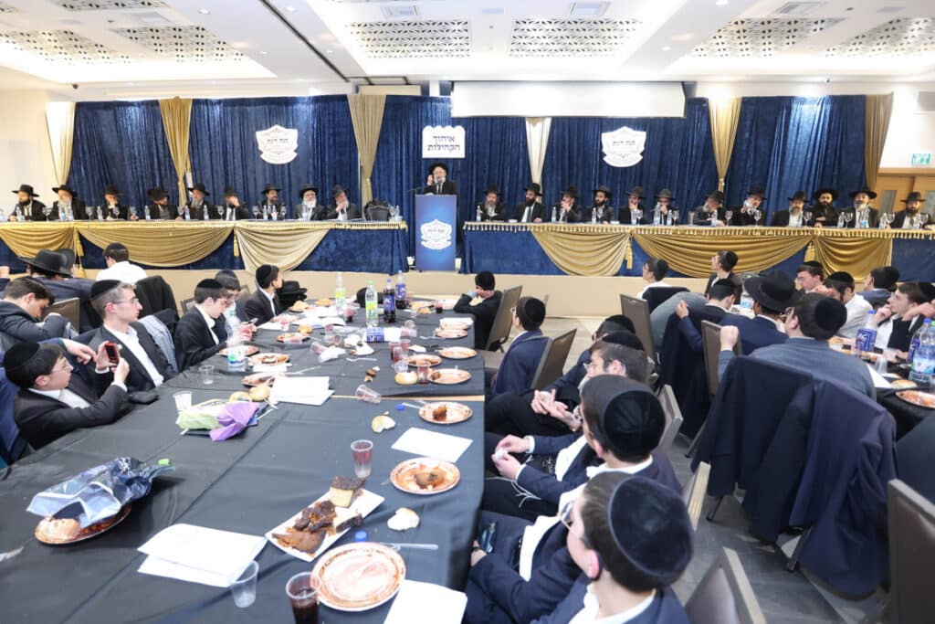 "זו הדרך לנצח את המלחמה": כ-800 בחורים כתבו חבורות בעיון "זו הדרך לנצח את המלחמה": כ-800 בחורים כתבו חבורות בעיון