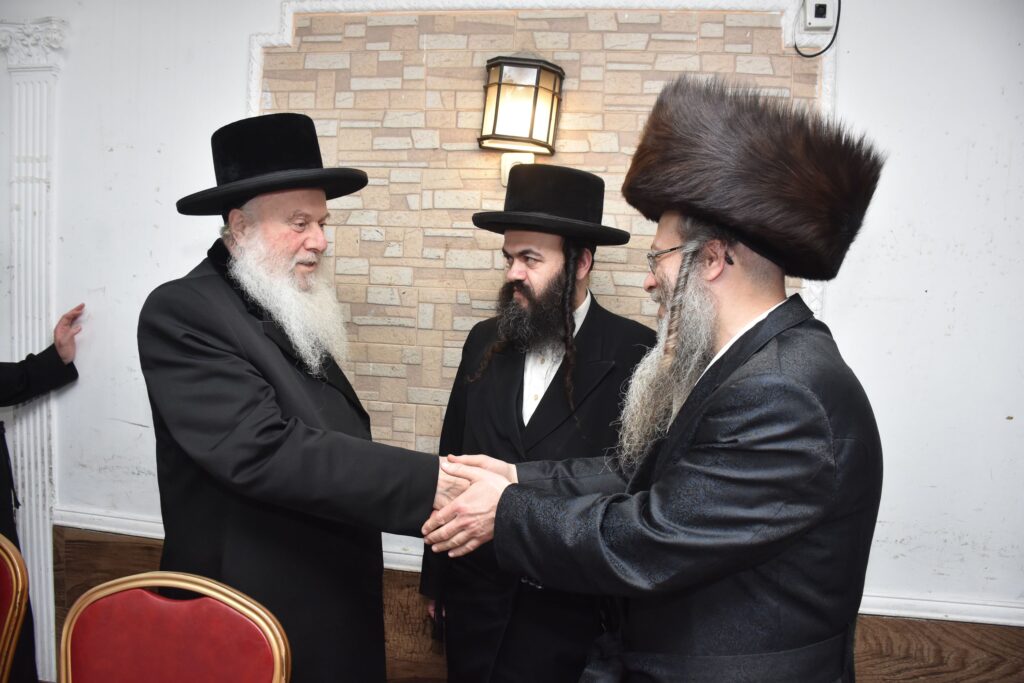 גלריה: שמחת בר המצווה לבן אדמו"ר מנדבורנה אראד מב"ב