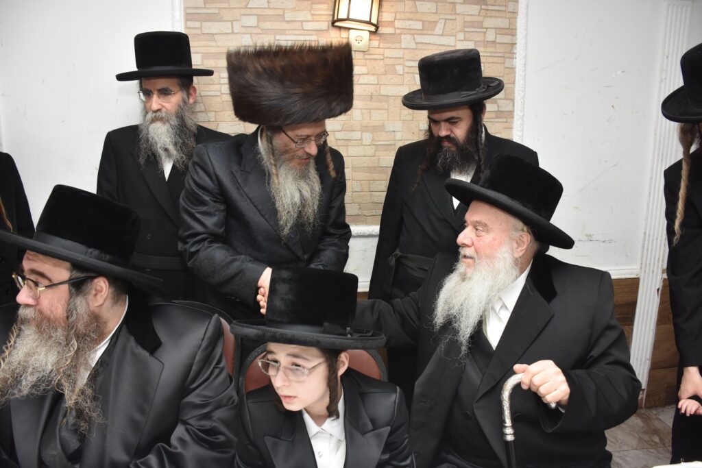 גלריה: שמחת בר המצווה לבן אדמו"ר מנדבורנה אראד מב"ב