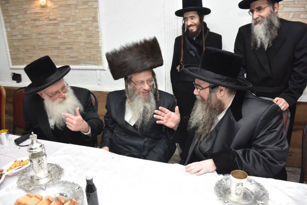 גלריה: שמחת בר המצווה לבן אדמו"ר מנדבורנה אראד מב"ב