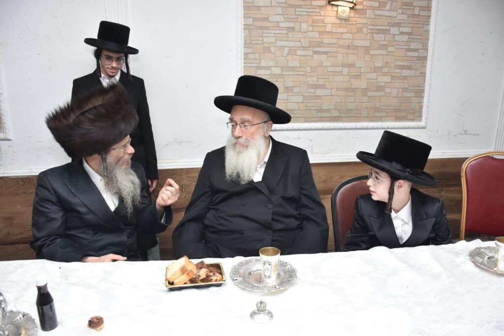 גלריה: שמחת בר המצווה לבן אדמו"ר מנדבורנה אראד מב"ב