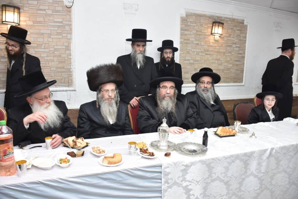 גלריה: שמחת בר המצווה לבן אדמו"ר מנדבורנה אראד מב"ב