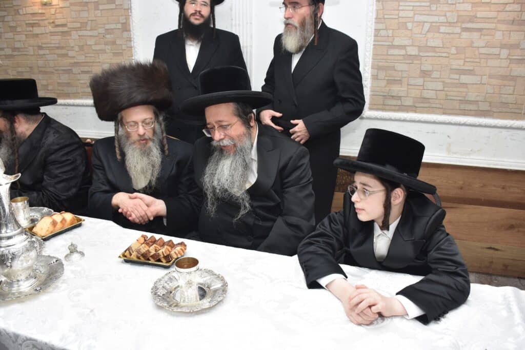 גלריה: שמחת בר המצווה לבן אדמו"ר מנדבורנה אראד מב"ב