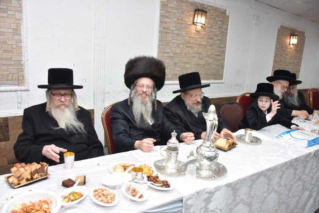 גלריה: שמחת בר המצווה לבן אדמו"ר מנדבורנה אראד מב"ב