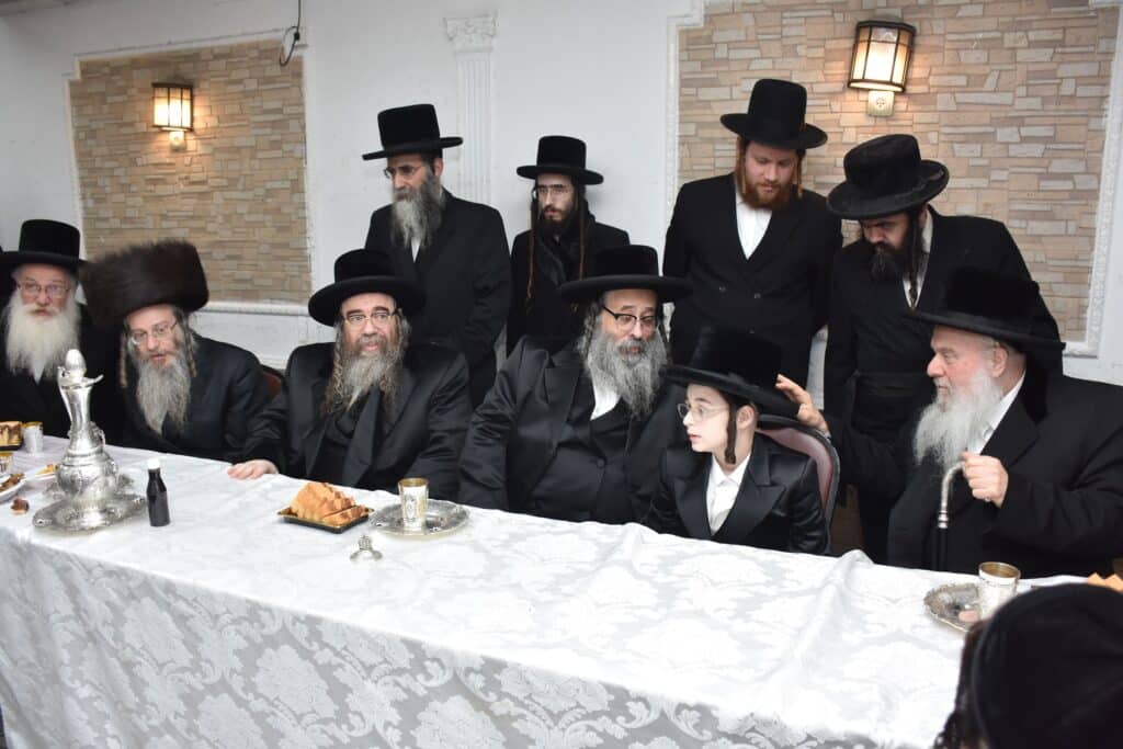 גלריה: שמחת בר המצווה לבן אדמו"ר מנדבורנה אראד מב"ב