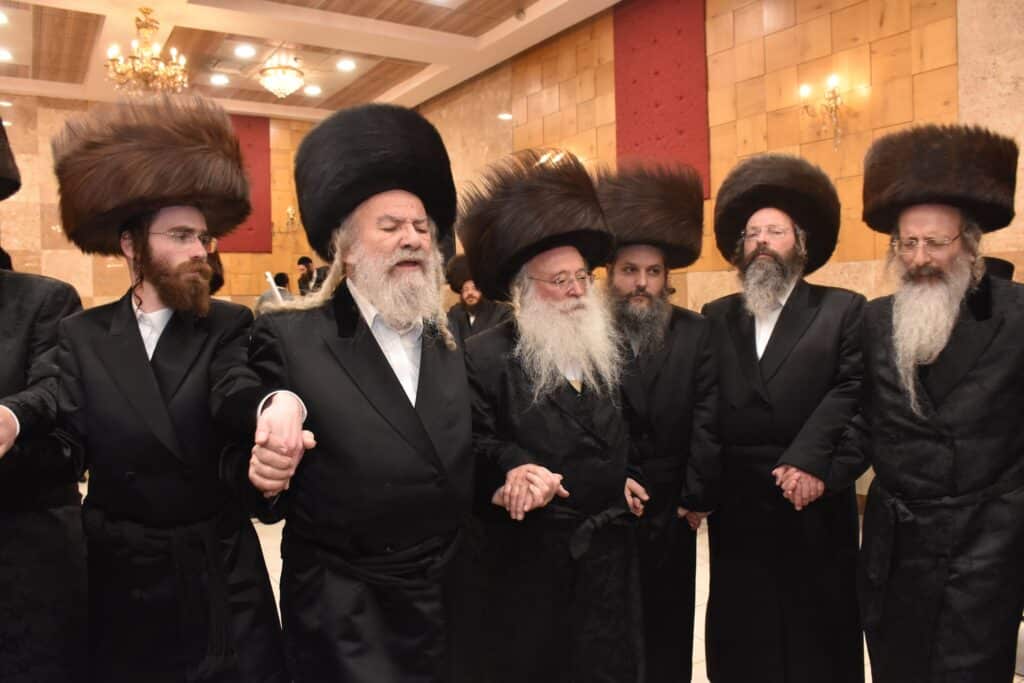 במעמד אדמו"רים ורבנים: האדמו"ר מאשלג השיא את נכדו