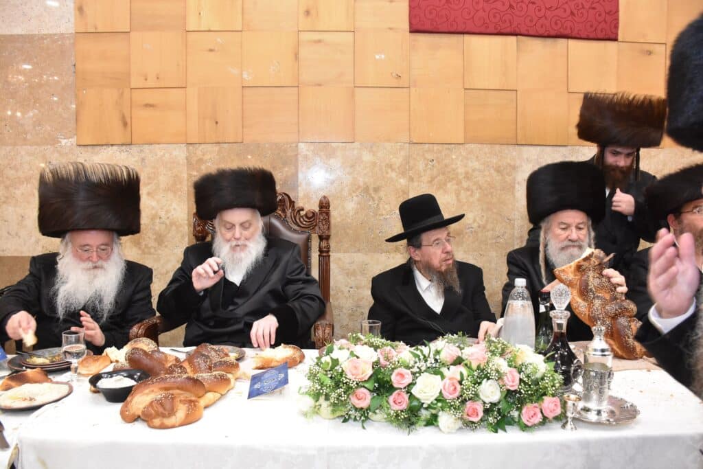 במעמד אדמו"רים ורבנים: האדמו"ר מאשלג השיא את נכדו