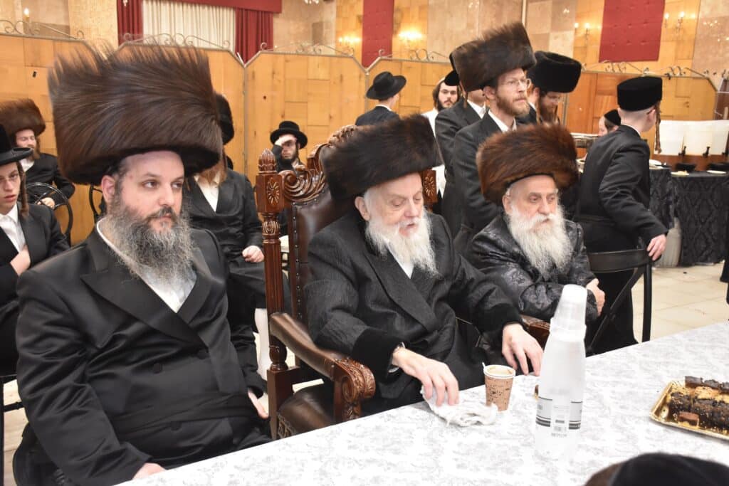 במעמד אדמו"רים ורבנים: האדמו"ר מאשלג השיא את נכדו