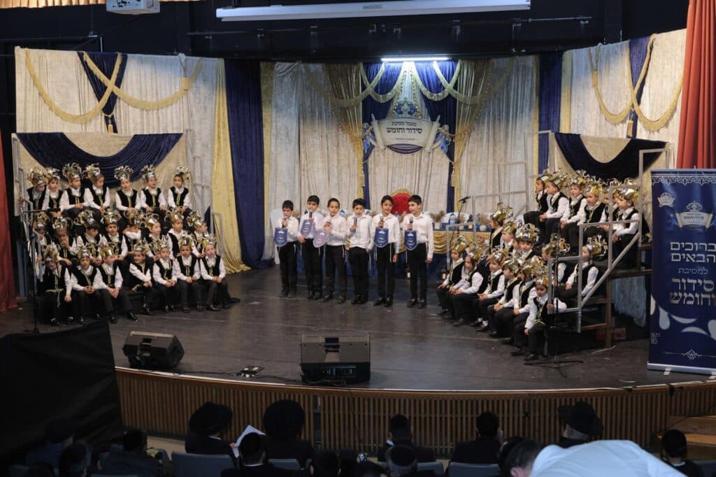 במעמד הראשל"צ: ב'תפארת התלמוד' חגגו מסיבת חומש