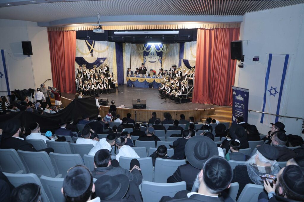 במעמד הראשל"צ: ב'תפארת התלמוד' חגגו מסיבת חומש