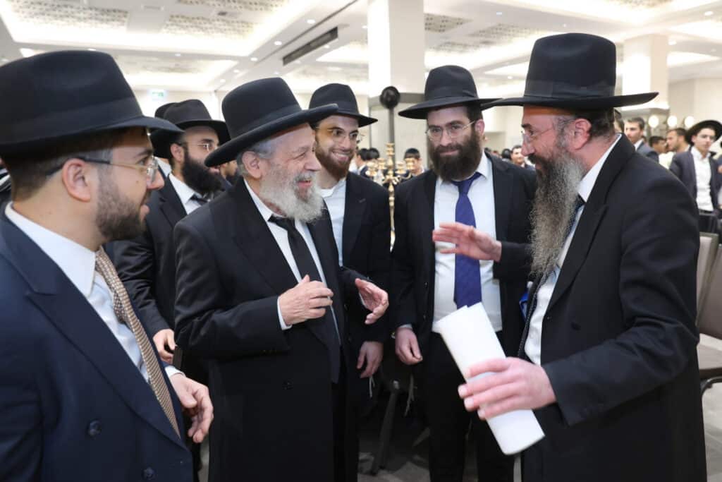 "זו הדרך לנצח את המלחמה": כ-800 בחורים כתבו חבורות בעיון