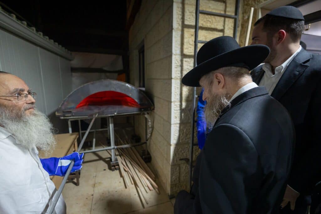 לראשונה: מאפיית מצות הוקמה בחדר הלימוד של המשגיח