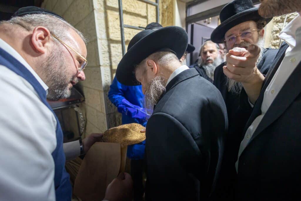לראשונה: מאפיית מצות הוקמה בחדר הלימוד של המשגיח