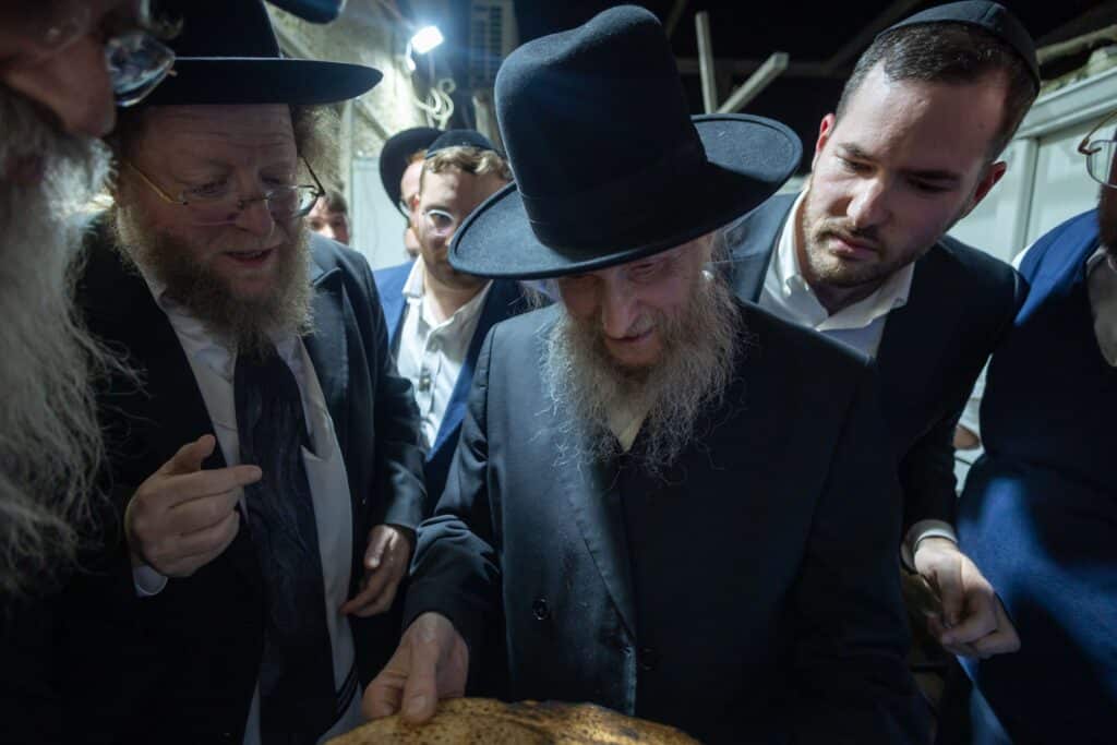 לראשונה: מאפיית מצות הוקמה בחדר הלימוד של המשגיח