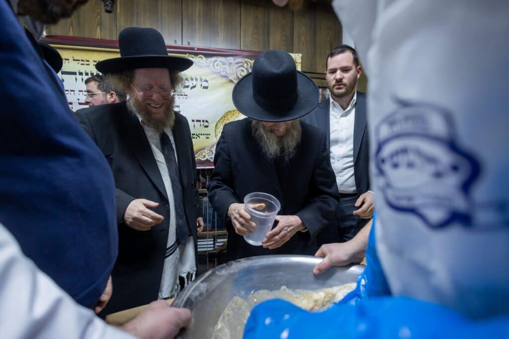 לראשונה: מאפיית מצות הוקמה בחדר הלימוד של המשגיח